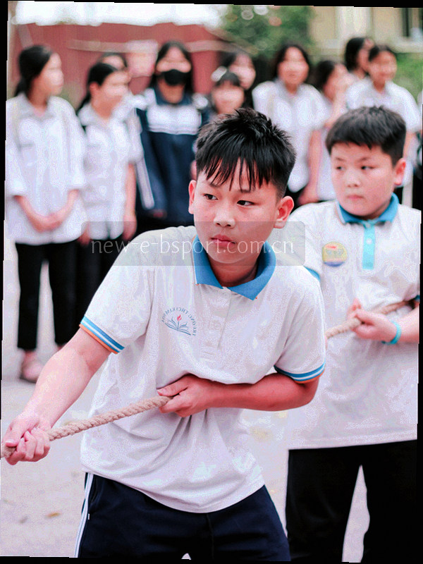 深蓝背景上由亮蓝色发光线条构成的抽象盾牌与数据点，象征信息安全防护